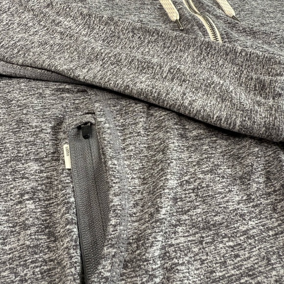 🩶VUORI HALO PERFORMANCE HOODIE - Picture 4 of 7